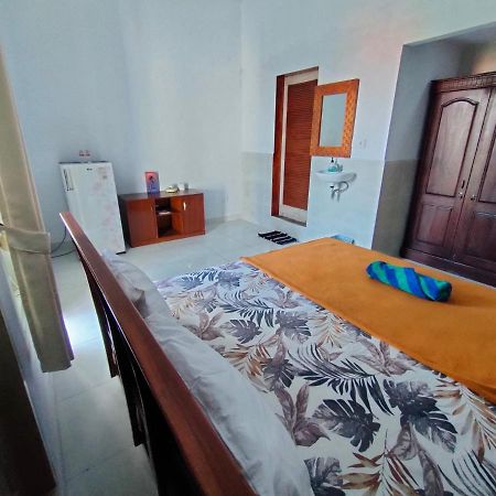 Roy Guest House Canggu Extérieur photo